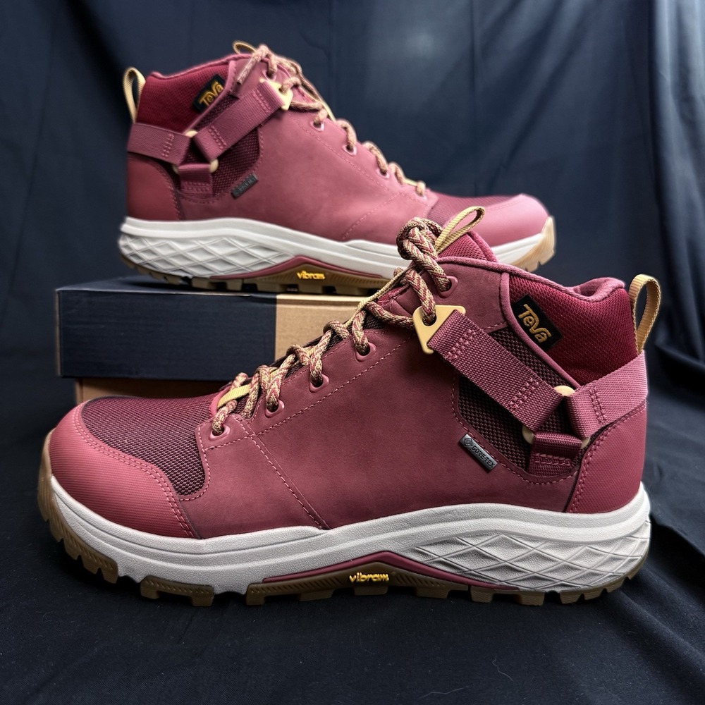 Teva Grandview GTX Women's Size 11 Boots Pink Red 1106832 MND Hiking Outdoors